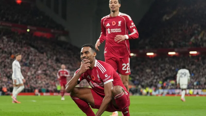 Ryan Gravenberch sorgte mit seinem Treffer gegen Aston Villa f&uuml;r gro&szlig;e Erleichterung. - &copy; Jon Super/AP/dpa