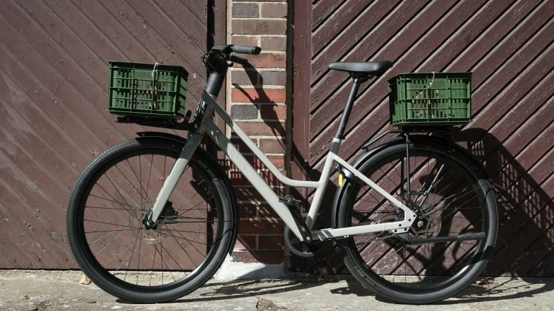 Das Canyon Citylite mit Tiefeinsteiger-Rahmen: ein Stadtrad mit Ladeoptionen. - &copy; Stefan Wei&szlig;enborn/dpa-tmn