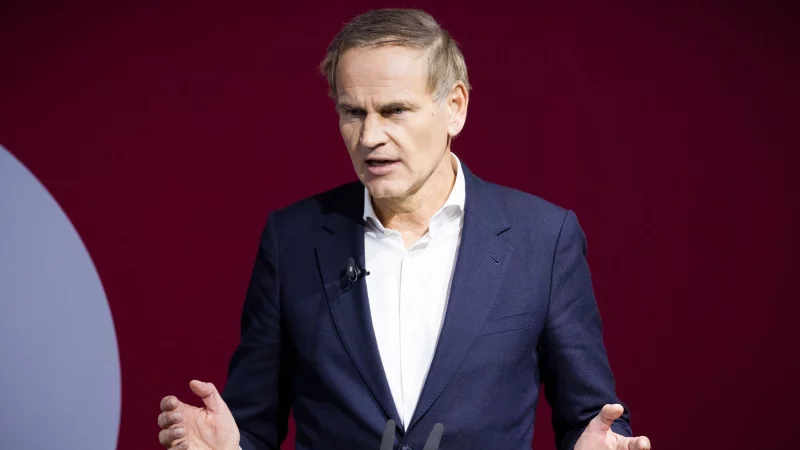 Bald im Aufsichtsrat des VfL Wolfsburg: Volkswagen-Chef Oliver Blume. - © Moritz Frankenberg/dpa