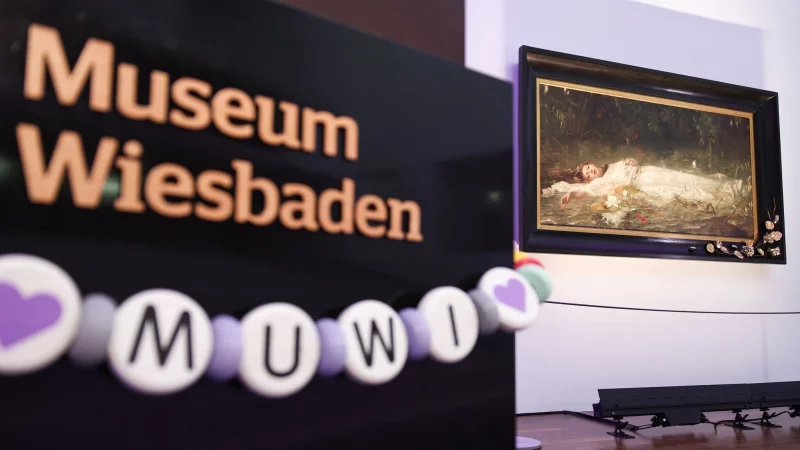 Rund 200 Swift-Fans sind am Sonntagnachmittag zur ersten Swift-Sonderveranstaltung ins Museum Wiesbaden gekommen. - &copy; Hannes P. Albert/dpa