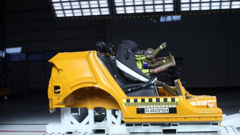 Crashtest: Sechs Babyschalen und elf Kindersitze hat der ADAC gepr&uuml;ft. - &copy; BildschnittTV/ADAC/dpa-tmn