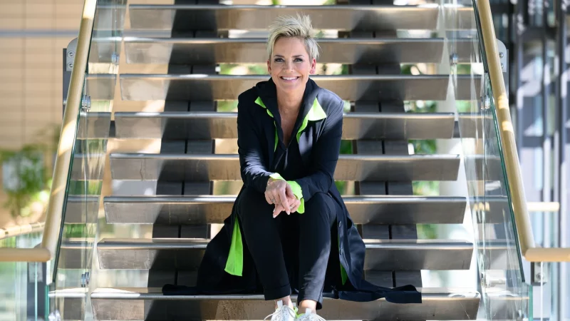 Moderatorin Inka Bause hat sich f&uuml;r 2028 eine Erinnerung im Handy-Kalender gemacht - dann will sie &uuml;ber ihre Zukunft nachdenken. (Archivbild) - &copy; Hendrik Schmidt/dpa