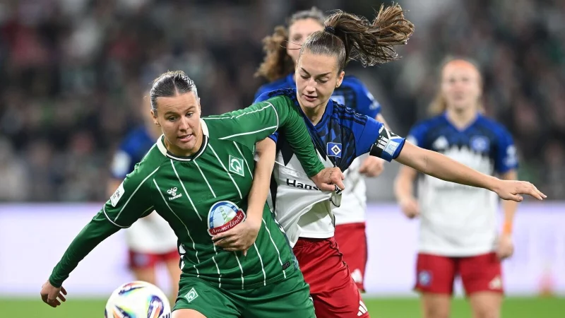 Werder Bremen gegen Hamburger SV: Frauen-Bundesliga soll professionalisiert werden - &copy; Carmen Jaspersen/dpa