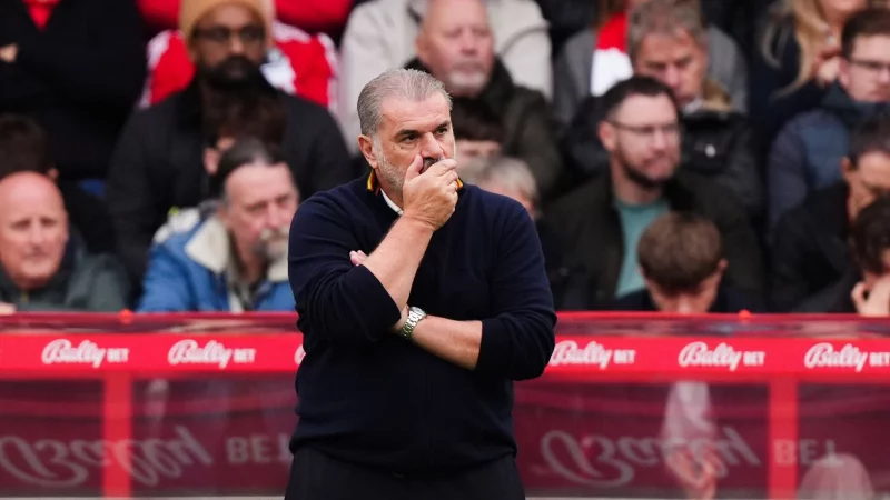 Ange Postecoglou verliert mit Nottingham klar gegen Chelsea - und in der Folge seinen Job. - © Mike Egerton/PA Wire/dpa