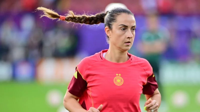 Macht nach über zwölf Jahren Schluss in der DFB-Auswahl: Sara Däbritz. (Archivbild) - © Sebastian Christoph Gollnow/dpa