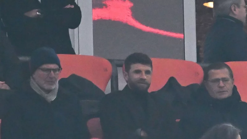 M&uuml;ller (m) sieht die Bayern-M&uuml;hen beim 2:2 gegen Mainz. - &copy; Sven Hoppe/dpa