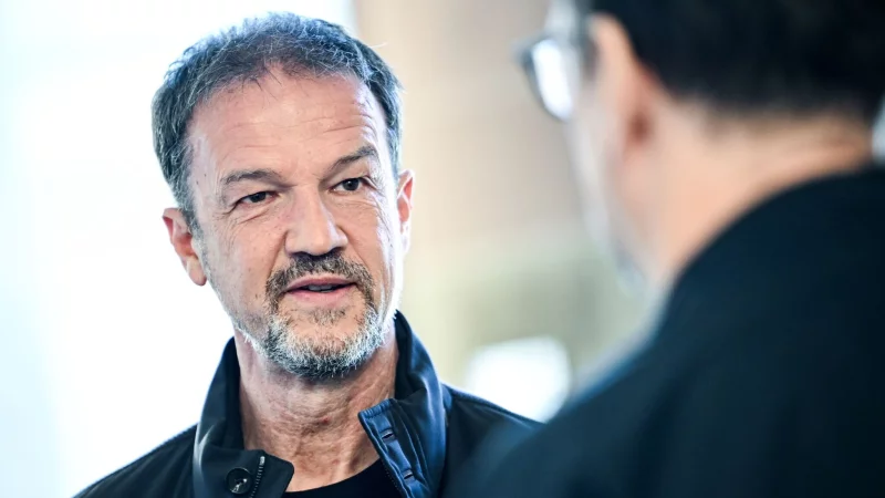 Muss sich weiter gedulden: Fredi Bobic. (Archivbild) - &copy; Britta Pedersen/dpa