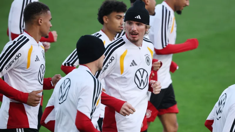 St&uuml;rmer Woltemade wirkt im DFB-Umfeld gelassen. - &copy; Christian Charisius/dpa