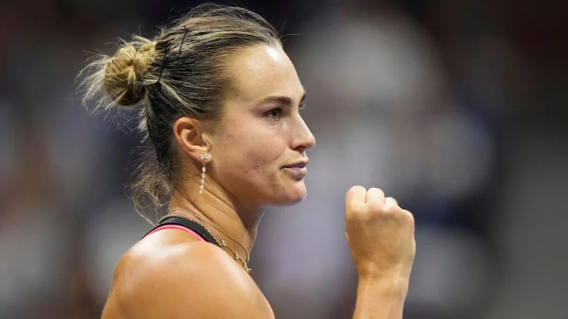 Tennisspielerin Aryna Sabalenka wird sich Ende des Jahres mit Nick Kyrgios messen. (Archivbild) - &copy; Frank Franklin/AP/dpa