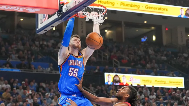 Hartenstein ist auch nach sieben Spielen noch ungeschlagen mit OKC. - &copy; Kyle Phillips/AP/dpa