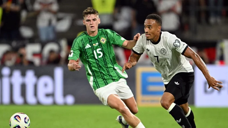 Jamie Leweling ist aus dem Teamquartier der Nationalmannschaft abgereist. (Archivbild) - © Federico Gambarini/dpa