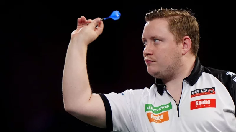 Souver&auml;n zum Start: Deutschlands bester Darts-Profi Martin Schindler gewinnt Runde eins bei der WM. - &copy; Bradley Collyer/PA Wire/dpa