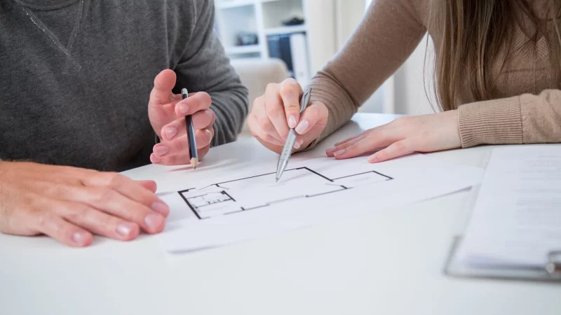 Vor dem Hausbau an die Abdichtung denken: Fehler bei der &laquo;Wei&szlig;en Wanne&raquo; k&ouml;nnen sp&auml;ter kostspielige Sch&auml;den verursachen. - &copy; Christin Klose/dpa-tmn