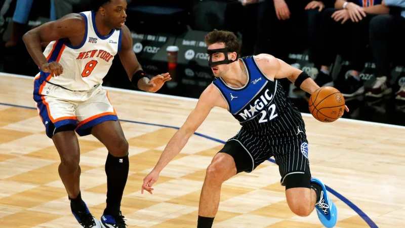 Franz Wagner (r) wird den Orlando Magic erst einmal fehlen. - &copy; John Munson/AP/dpa