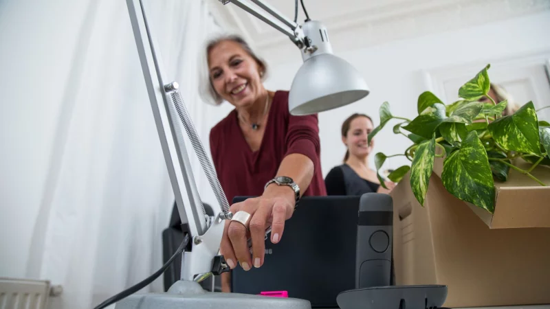 Der allerletzte Feierabend: Gut, wenn man sich in den Wochen und Monaten zuvor schon mental auf diesen Umbruch vorbereitet hat. - &copy; Christin Klose/dpa-tmn