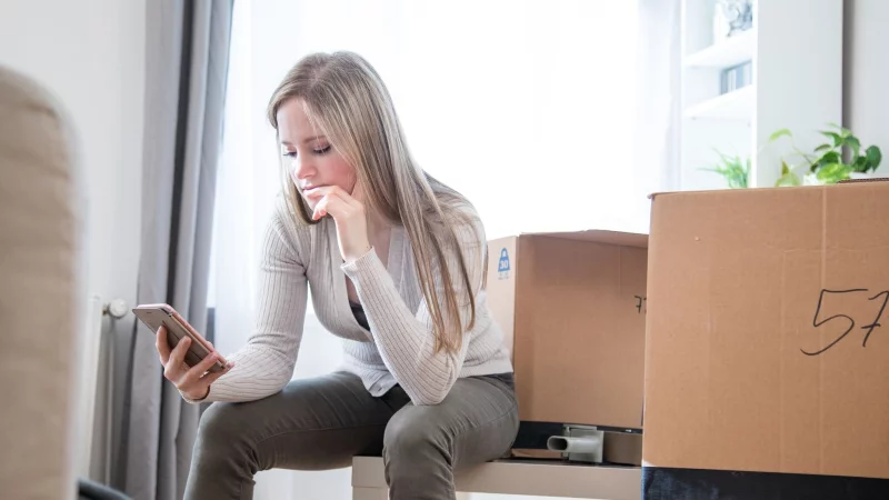 Zwischen gepackten Kartons und neuen M&ouml;glichkeiten: Wer f&uuml;r den Beruf umzieht, sollte alle Aspekte sorgf&auml;ltig abw&auml;gen. - &copy; Christin Klose/dpa-tmn