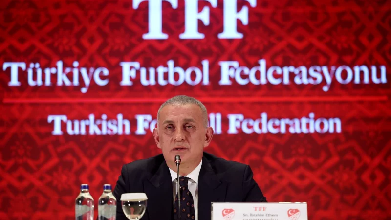 Hat Grund zur Sorge: Ibrahim Haciosmanoglu, Pr&auml;sident des t&uuml;rkischen Fu&szlig;ballverbands. - &copy; Samet Yalcin/DIA Photo/AP/dpa
