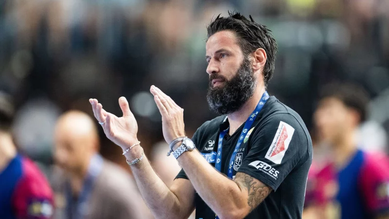 Trainer Bennet Wiegert bleibt mit dem SC Magdeburg weiter ungeschlagen. - &copy; Marius Becker/dpa