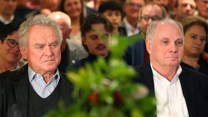 Sepp Maier (l) und Uli Hoene&szlig; k&ouml;nnen auf eine lange gemeinsame Vergangenheit zur&uuml;ckblicken. - &copy; Karl-Josef Hildenbrand/dpa