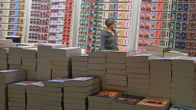 Wenn Eltern alt werden: Literatur zwischen Verantwortung, Hilflosigkeit und Nähe. (Archivbild) - © Arne Dedert/dpa