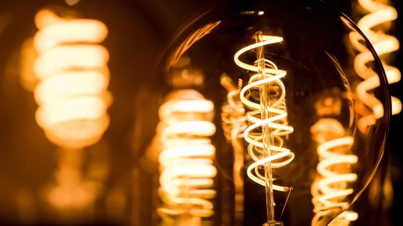 Wussten Sie\'s? Mit 60 Jahren braucht man f&uuml;r den gleichen Helligkeitseindruck wie eine 20-j&auml;hrige Person etwa die doppelte Lichtmenge. - &copy; Franziska Gabbert/dpa-tmn