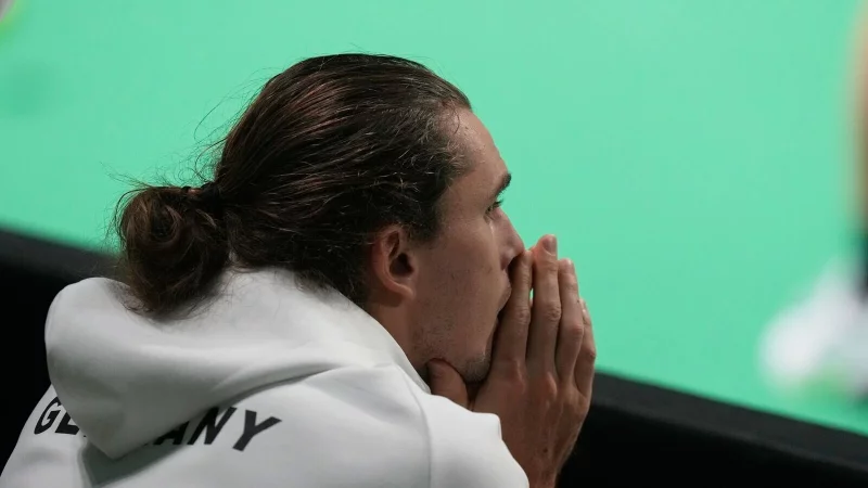 Fieberte beim Doppel gegen Spanien mit: Alexander Zverev - &copy; Luca Bruno/AP/dpa