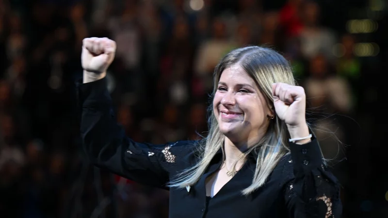 Freut sich über ihr erstes Kind: Elisabeth Seitz. - © Marijan Murat/dpa