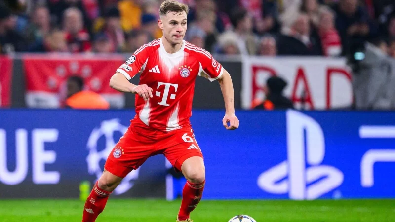 Der Fu&szlig; schmerzt zu sehr: Joshua Kimmich fehlt dem FC Bayern zum Jahresabschluss. (Archivbild) - &copy; Tom Weller/dpa