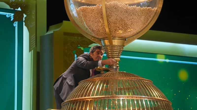 «El Gordo»: Aus Deutschland ist die Teilnahme an der spanischen Weihnachtslotterie nicht erlaubt, die beworbenen Angebote illegal. - © Paul White/AP/dpa-tmn