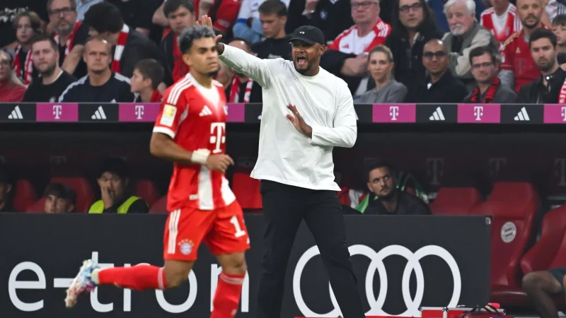 Vincent Kompany (r) gönnt dem gesperrten Luis Díaz einen Kurzurlaub. - © Sven Hoppe/dpa