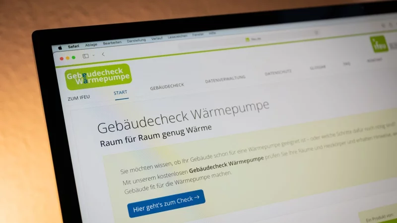 In wenigen Schritten zur Einsch&auml;tzung: Der kostenlose &laquo;Geb&auml;udecheck W&auml;rmepumpe&raquo; zeigt, ob und mit welchen Ma&szlig;nahmen ein Haus &laquo;w&auml;rmepumpenf&auml;hig&raquo; ist. - &copy; Nico Tapia/dpa-tmn