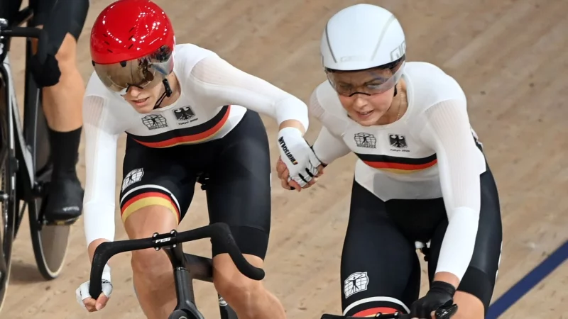Bei der Straßen-EM in Frankreich reichte es für Franziska Brauße (l) und Lisa Klein nicht zu einer Top-Ten-Platzierung. (Archivbild) - © Sebastian Gollnow/dpa