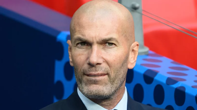 Frankreichs neuer Nationalcoach? Zinédine Zidane ist zumindest nicht abgeneigt. (Archivbild) - © Robert Michael/dpa