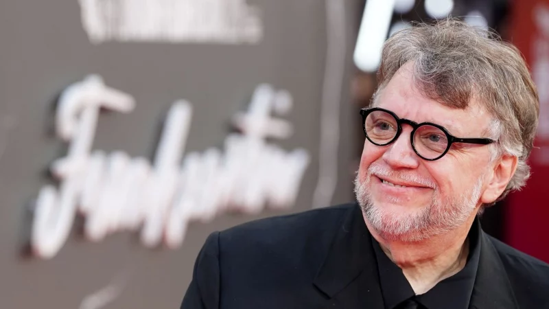Guillermo del Toro bei einer Vorf&uuml;hrung von &laquo;Frankenstein&raquo; in London. (Archivbild) - &copy; Ian West/PA Wire/dpa