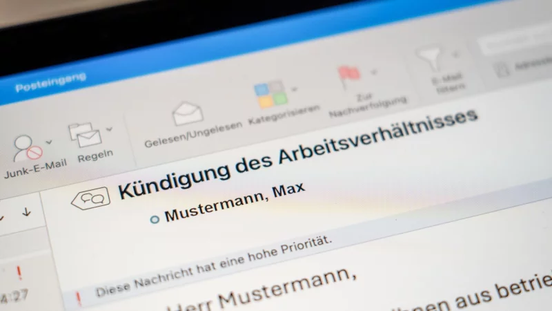 Rauswurf per Mail? Eine K&uuml;ndigung muss immer im Original vorliegen. - &copy; Nico Tapia/dpa-tmn
