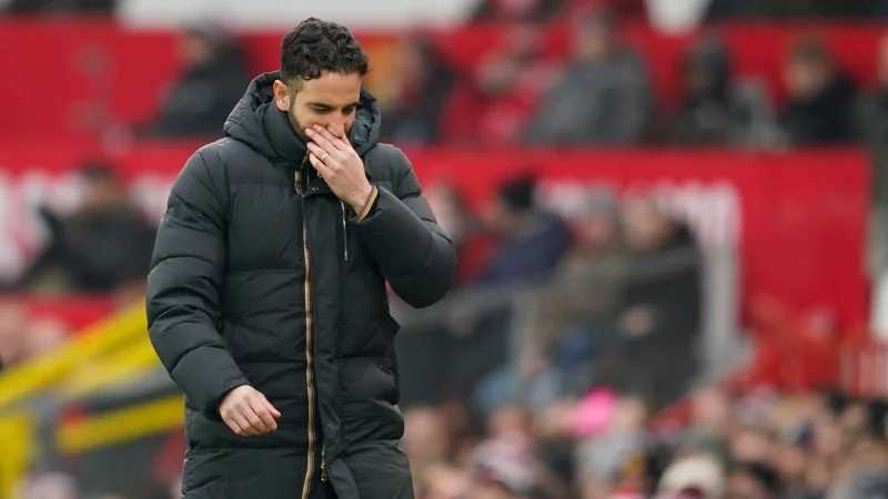 Rúben Amorim steht in der Kritik, doch die Vereinsführung plant langfristig mit ihm. (Archivbild) - © Dave Thompson/AP/dpa