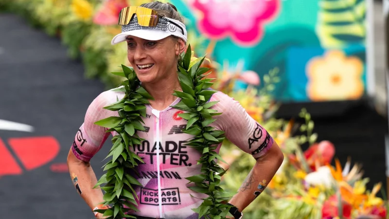 Erschöpft, aber glücklich: Laura Philipp holte sich Platz drei auf Hawaii. - © BEAUTIFUL SPORTS/Hilger/BEAUTIFUL SPORTS/dpa