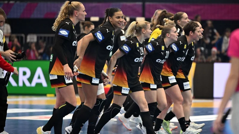 Seit 2007 warten die DHB-Frauen auf eine WM-Medaille. - © Federico Gambarini/dpa