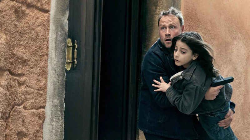 Max Riemelt (Angelo/Gabriel Wendt) und Ettore Rossetto (Rolle Luca) in einer Szene aus «Spurlos in Venedig». - © Alfie Samba/ARD Degeto Film/Lailaps Films/dpa