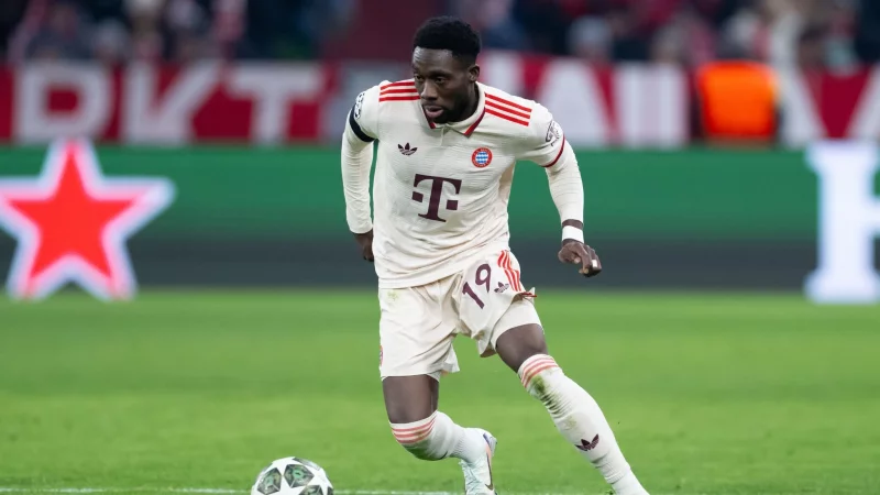 Bald wieder beim FC Bayern zurück: Alphonso Davies. (Archivbild) - © Sven Hoppe/dpa