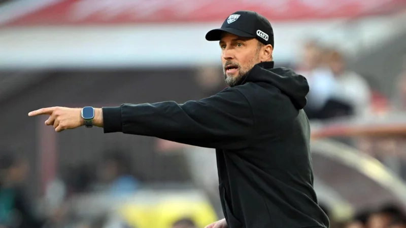 Der VfB und Trainer Sebastian Hoene&szlig; treten am Donnerstag beim FC Basel an. (Archivbild) - &copy; Federico Gambarini/dpa