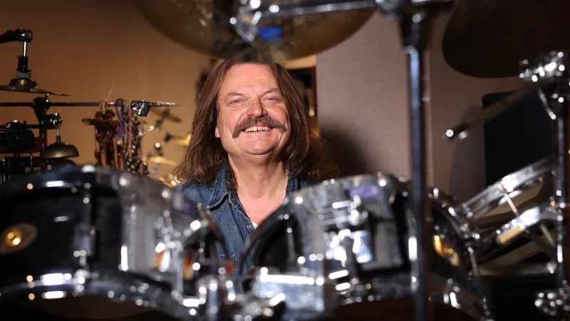 Vor 50 Jahren gelang dem Musiker und Produzenten Leslie Mandoki die Flucht aus dem kommunistischen Ungarn. (Archivbild) - © Karl-Josef Hildenbrand/dpa