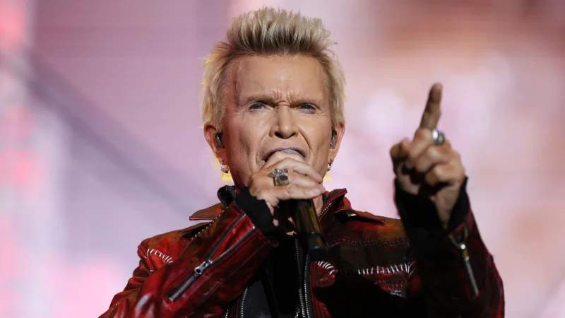 Billy Idol feiert seinen 70. Geburtstag. (Archivfoto) - © Ginnette Riquelme/AP/dpa