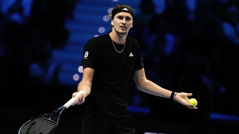 Alexander Zverev kann nur schwer fassen, dass er bei den ATP Finals in der Vorrunde gescheitert ist. - &copy; Marco Alpozzi/LaPresse via ZUMA Press/dpa