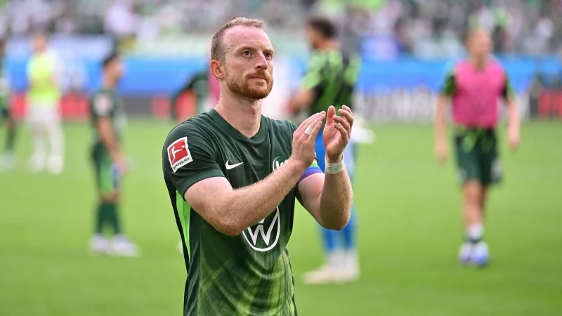 Bleibt in Wolfsburg: Kapit&auml;n Maximilian Arnold. - &copy; Swen Pf&ouml;rtner/dpa