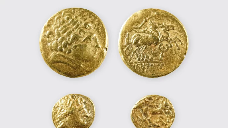 Die M&uuml;nzen zeigen unter anderem den Kopf des griechischen Gottes Apollon. - &copy; -/Arch&auml;ologie Baselland/dpa