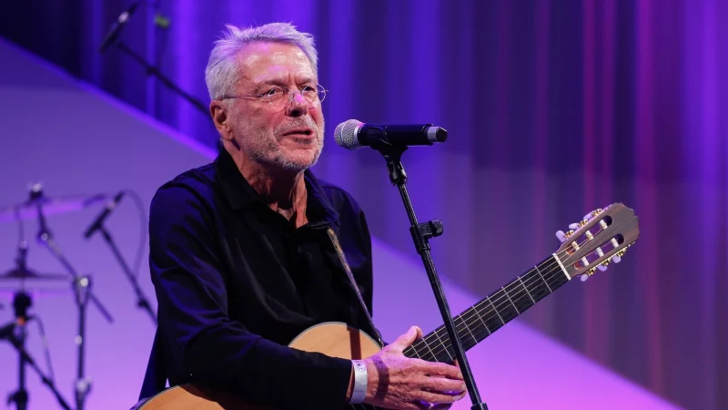 Das Lied «In meinem Garten» von Reinhard Mey landete nach der Haftbefehl-Doku in den Charts (Archivbild). - © Gerald Matzka/dpa-Zentralbild/dpa