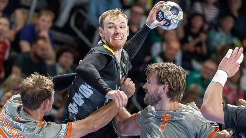 Welthandballer Mathias Gidsel war einmal mehr beste Werfer der F&uuml;chse. (Archivbild) - &copy; Andreas Gora/dpa