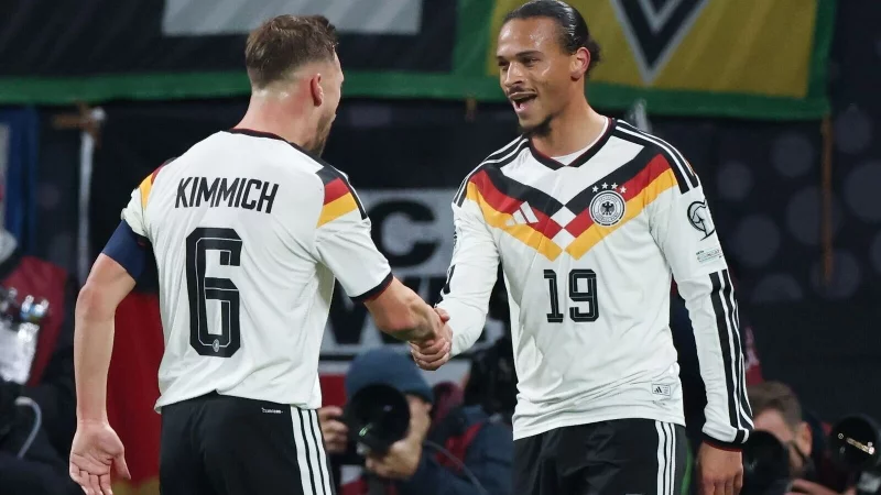 WM-tauglich: Kimmich und San&eacute; beim 6:0. - &copy; Jan Woitas/dpa