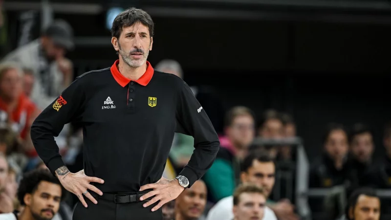 Basketball-Bundestrainer Alex Mumbr&uacute; spricht &uuml;ber seine schwere Zeit bei der EM. (Archivfoto) - &copy; Harry Langer/dpa
